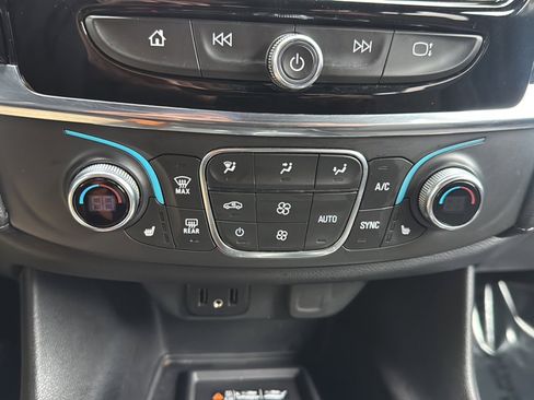 Used 2023 Chevrolet Traverse LT AWD/4WD image 36