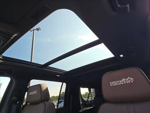New 2026 Chevrolet Suburban High Country AWD/4WD image 20