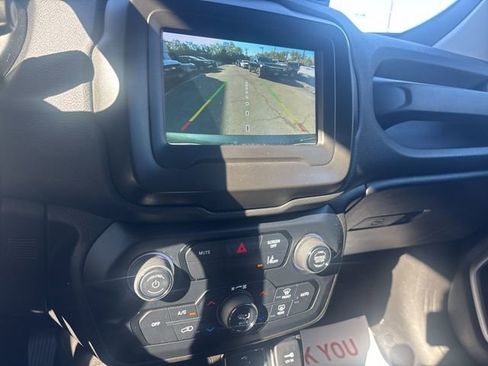 Used 2021 Jeep Renegade Sport image 12