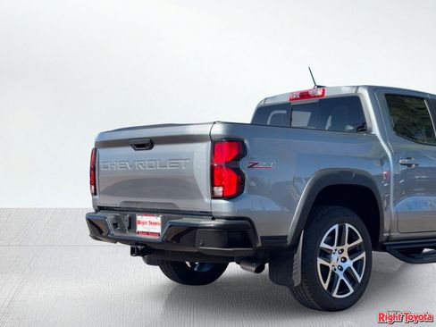 Used 2023 Chevrolet Colorado Z71 w/ Z71 Convenience Package 2 image 10