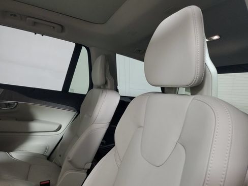 Used 2025 Volvo XC90 T8 Ultra w/ Protection Package AWD/4WD image 15