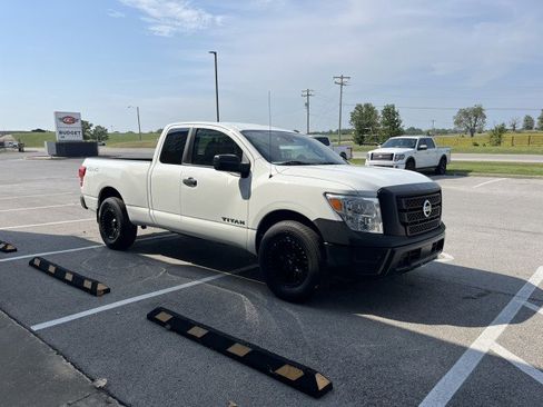 Used 2021 Nissan Titan S w/ S Utility Package image 3