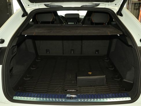 Used 2021 Lamborghini Urus image 30