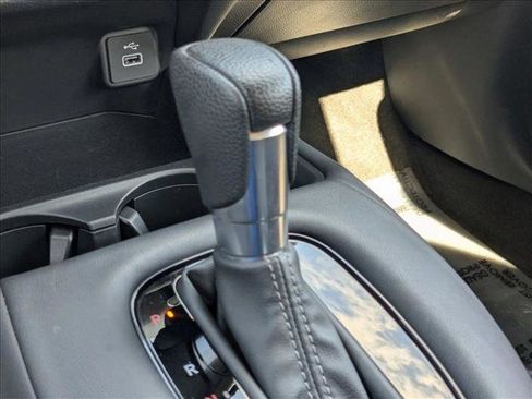 Used 2023 Honda HR-V LX image 11