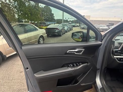 Certified 2024 Kia Sportage EX FWD image 12