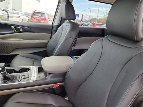 New 2026 Kia Carnival image 13