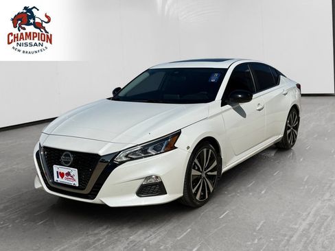 Used 2020 Nissan Altima 2.5 SR w/ Premium Package FWD image 1