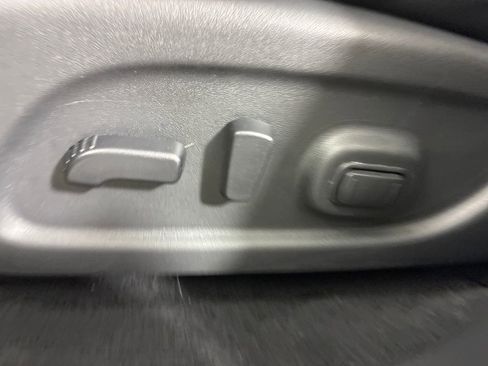 Used 2019 Nissan Pathfinder SL image 25