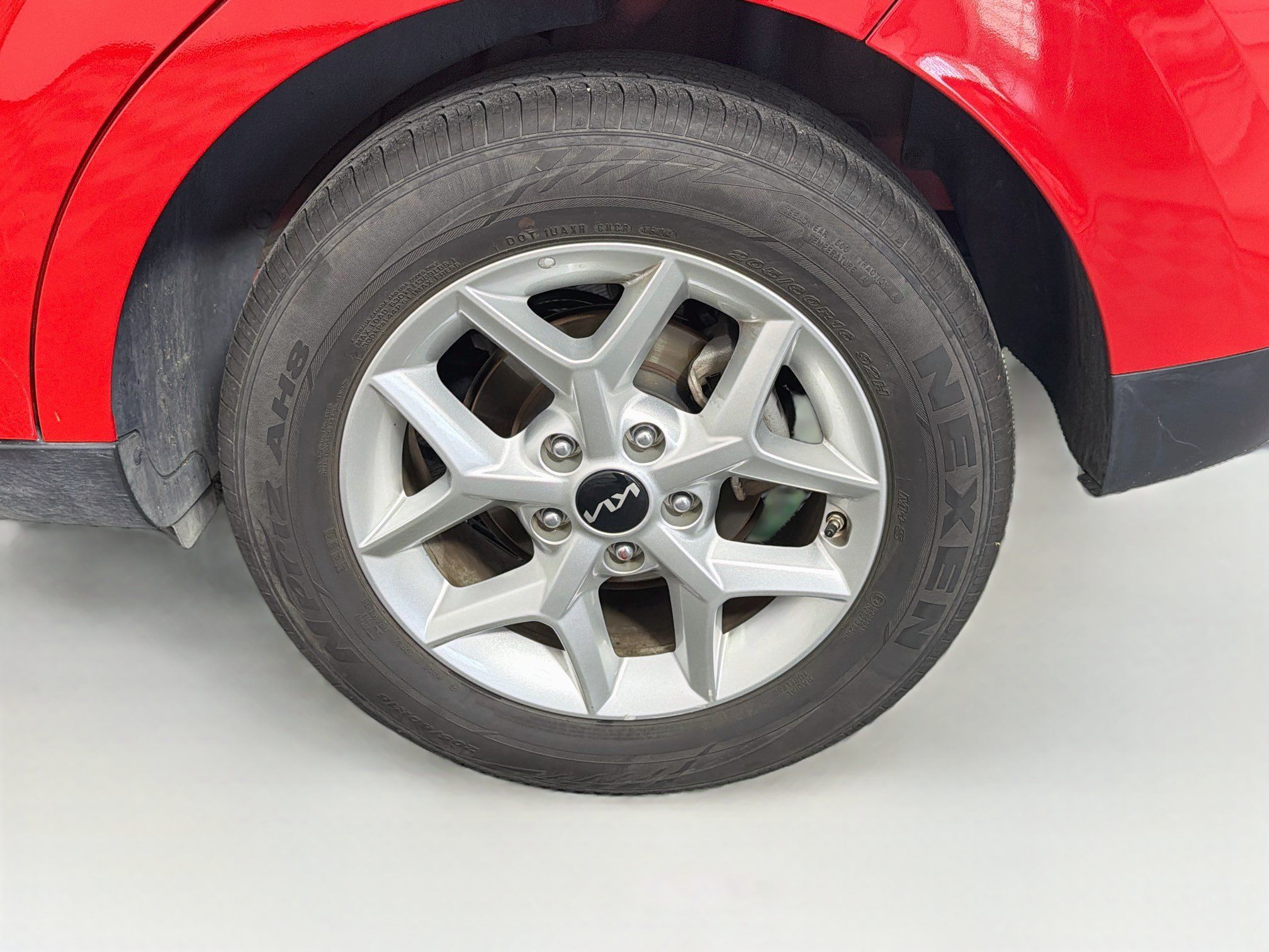 Used 2025 Kia Soul LX w/ LX Technology Package FWD image 11