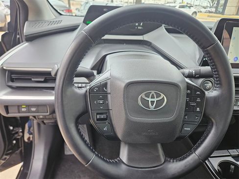 Used 2025 Toyota Prius LE image 17