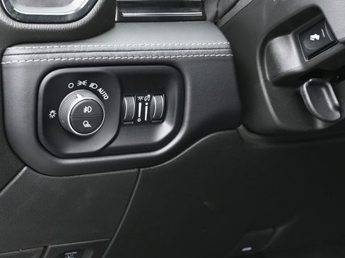 Used 2024 RAM 3500 Limited w/ Night Edition AWD/4WD image 23