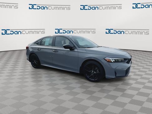 Used 2025 Honda Civic Sport image 2