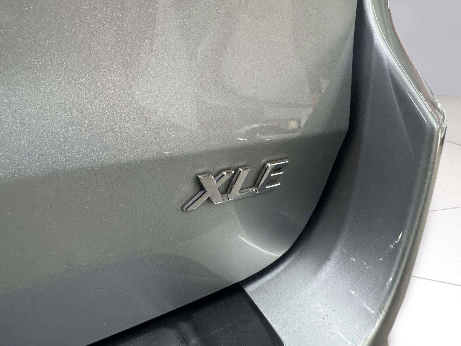 Used 2020 Toyota Sienna XLE Premium FWD image 21