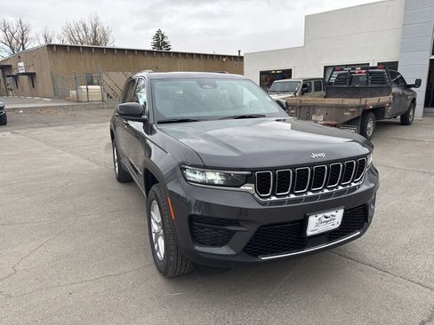 New 2026 Jeep Grand Cherokee Laredo image 9