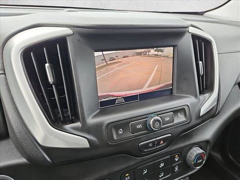 Used 2024 GMC Terrain SLE FWD image 13