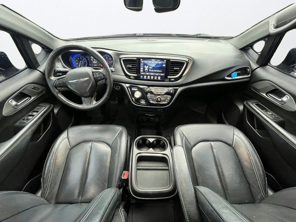 Used 2020 Chrysler Pacifica Touring-L AWD/4WD image 13