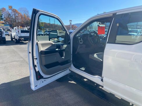 Used 2017 Ford F250 XL w/ Power Equipment Group image 8