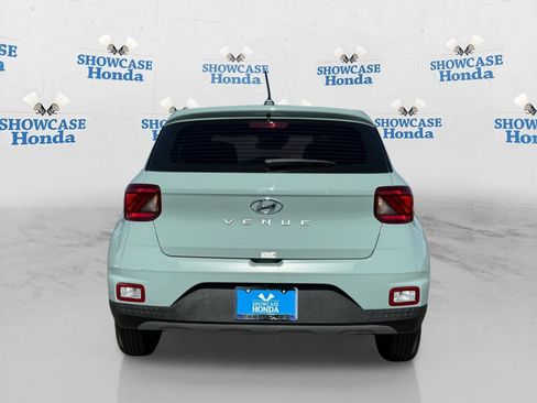 Used 2025 Hyundai Venue SE image 7