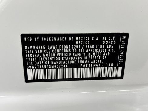 Used 2025 Volkswagen Jetta GLI Autobahn image 32