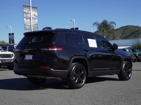 Certified 2024 Jeep Grand Cherokee L Limited w/ Black Appearance Package image 4