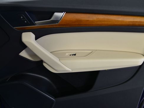 Certified 2023 Audi Q5 Premium w/ Convenience Package image 11