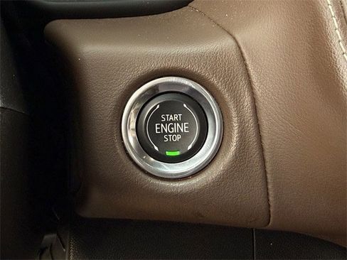 Used 2021 Chevrolet Suburban High Country image 23