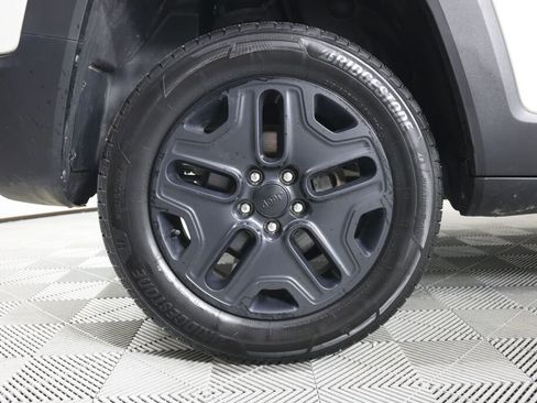 Used 2018 Jeep Renegade Sport w/ Power & Air Group image 7