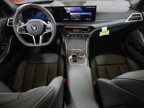 Used 2026 BMW 330i xDrive Sedan w/ M Sport Package AWD/4WD image 18