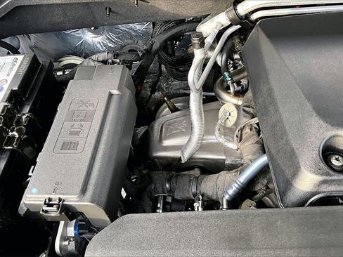 Used 2024 Chevrolet Colorado ZR2 w/ ZR2 Convenience Package III image 35