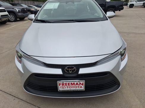 Used 2026 Toyota Corolla LE FWD image 9