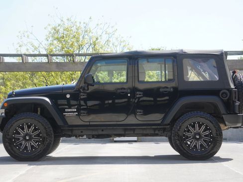 Used 2016 Jeep Wrangler Unlimited Sport w/ Max Tow Package AWD/4WD image 15