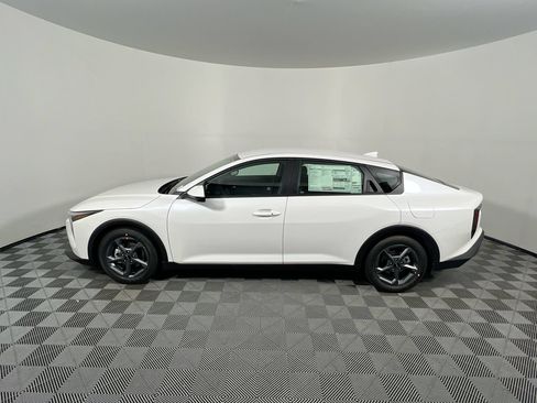 New 2026 Kia K4 FWD image 7