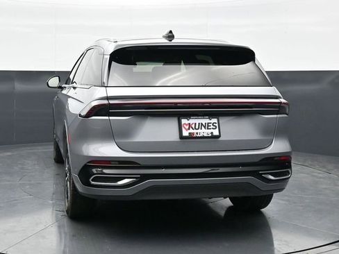 Used 2024 Lincoln Nautilus Reserve AWD/4WD image 6
