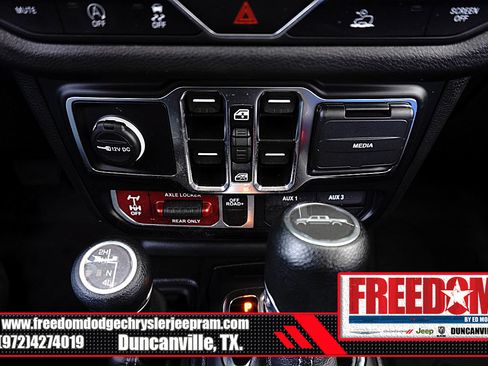 Used 2024 Jeep Gladiator Sport AWD/4WD image 24