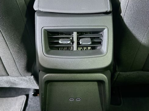 Used 2025 Chevrolet Equinox EV LT w/ Comfort Package image 27