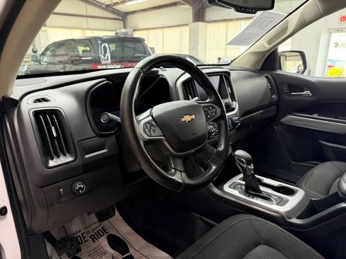 Used 2022 Chevrolet Colorado LT w/ Fleet Safety Package RWD image 16