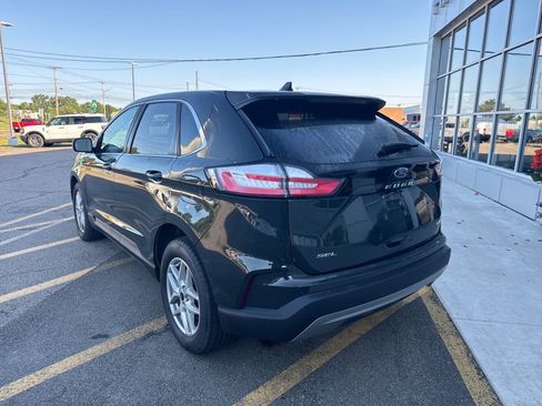 Used 2024 Ford Edge SEL w/ Convenience Package AWD/4WD image 4
