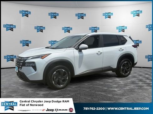 Used 2025 Nissan Rogue SV AWD/4WD image 1