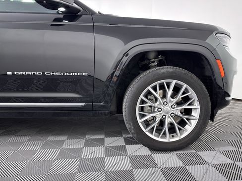 Used 2023 Jeep Grand Cherokee L Summit AWD/4WD image 23