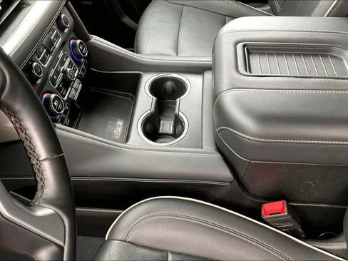 Used 2023 Chevrolet Suburban Premier image 13