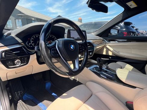 Used 2017 BMW 530i RWD image 15