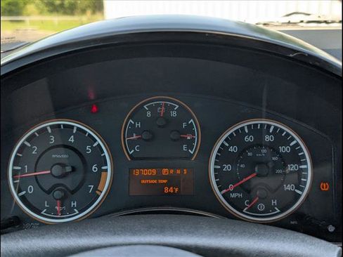 Used 2010 Nissan Titan SE w/ SE Value Truck Pkg RWD image 15