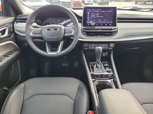 Used 2023 Jeep Compass Limited image 12
