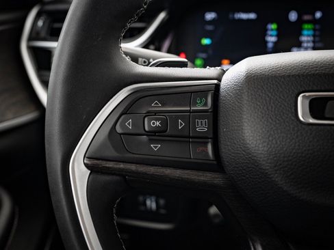 Used 2023 Jeep Grand Cherokee 30th Anniversary image 28