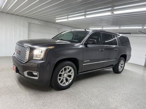 Used 2017 GMC Yukon XL Denali w/ Open Road Package AWD/4WD image 4
