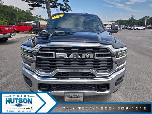 Used 2026 RAM 2500 Big Horn AWD/4WD image 3