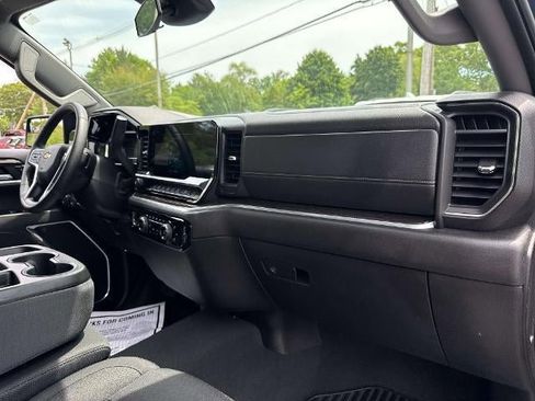 Used 2024 Chevrolet Silverado 1500 LT AWD/4WD image 13