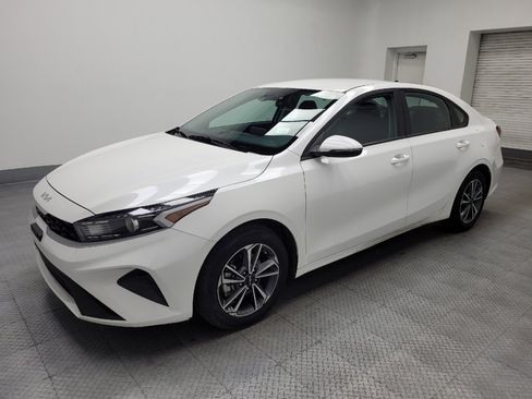 Used 2023 Kia Forte LXS w/ LXS Technology Package FWD image 2