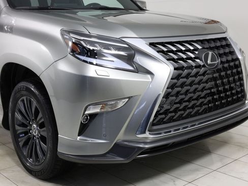 Used 2023 Lexus GX 460 Premium w/ Accessory Package AWD/4WD image 38
