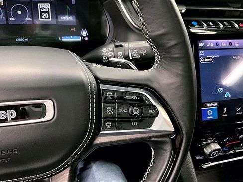 Used 2023 Jeep Grand Cherokee Overland w/ Advanced Protech Group III image 26